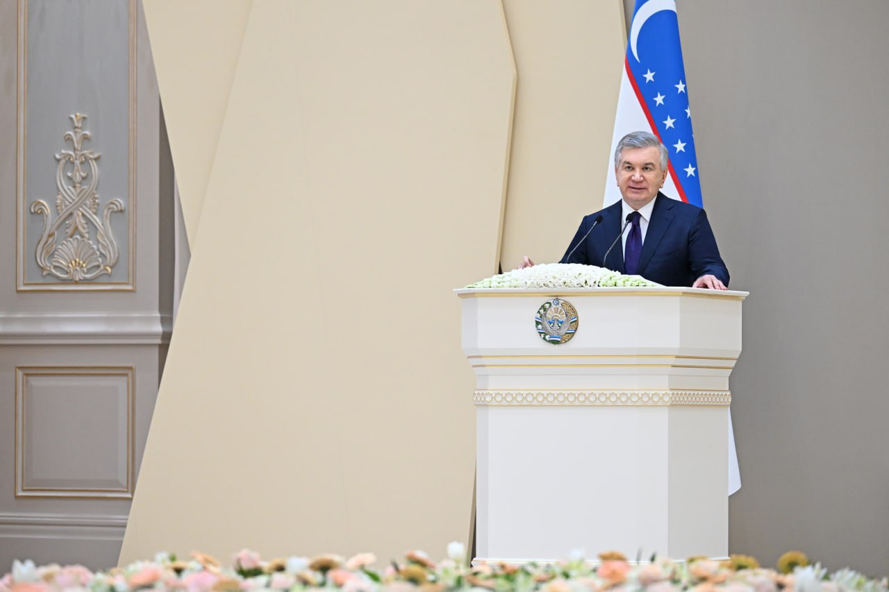 Президент Мирзиёев обязал чиновников поддерживать молодёжные стартапы и образование