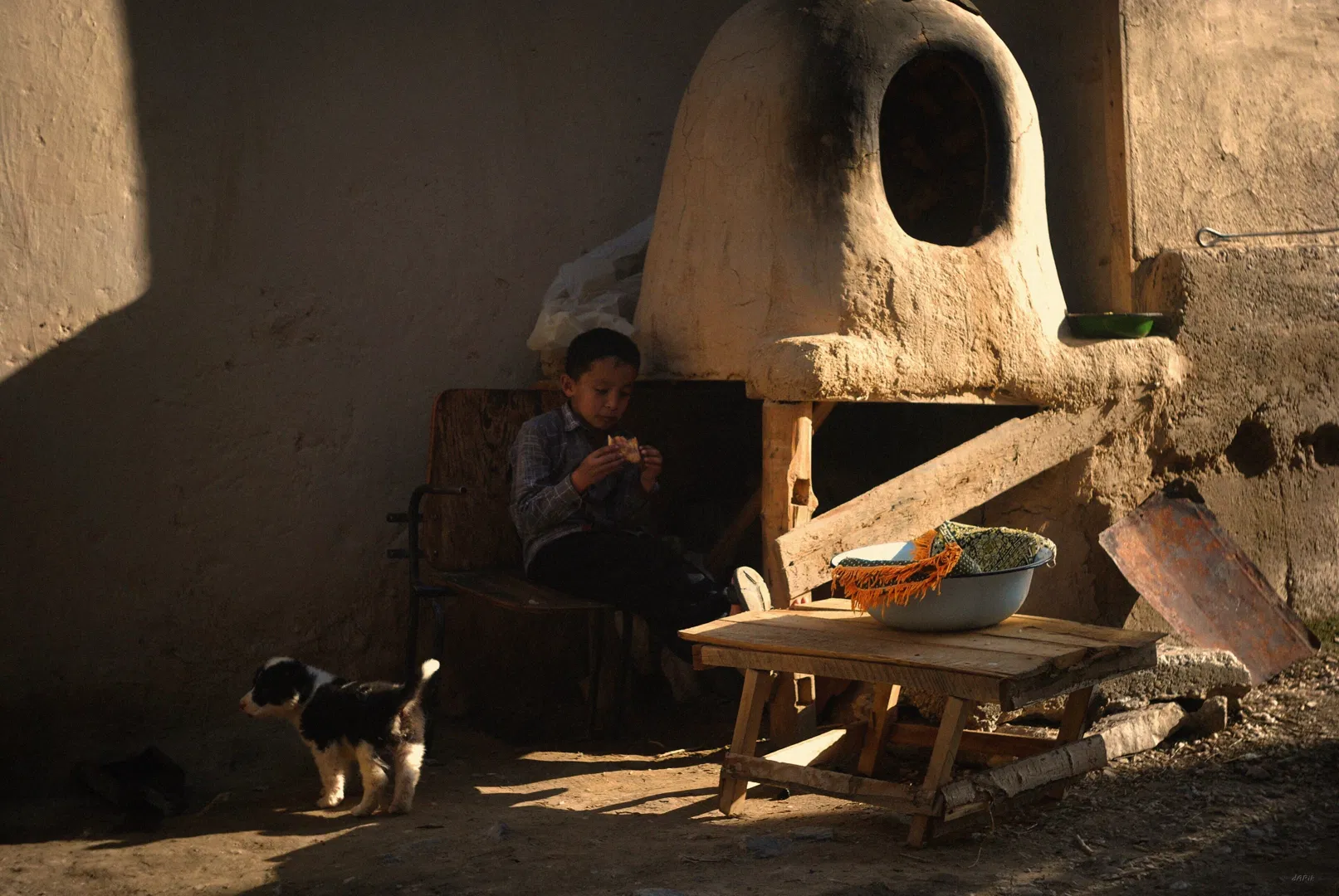 Можно уехать из махалли, но махалля никуда не денется