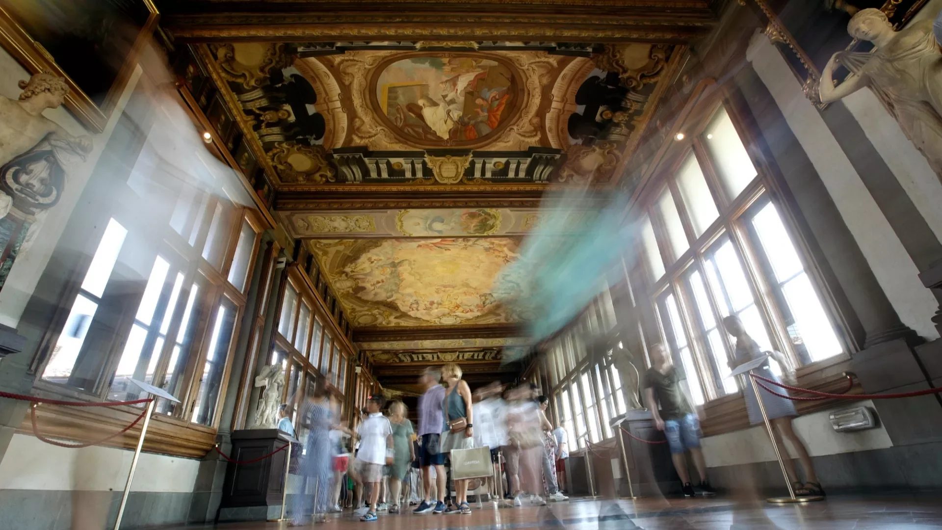 A tourist damaged a painting in Uffizi while trying to take a selfie - he is awaiting trial