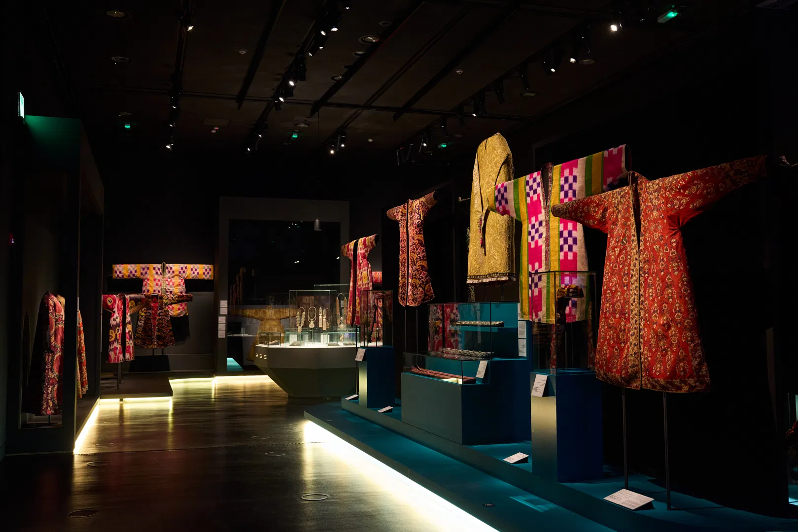 В Музее исламского искусства в Дохе открылась выставка «Uzbekistan: Heritage in Motion»