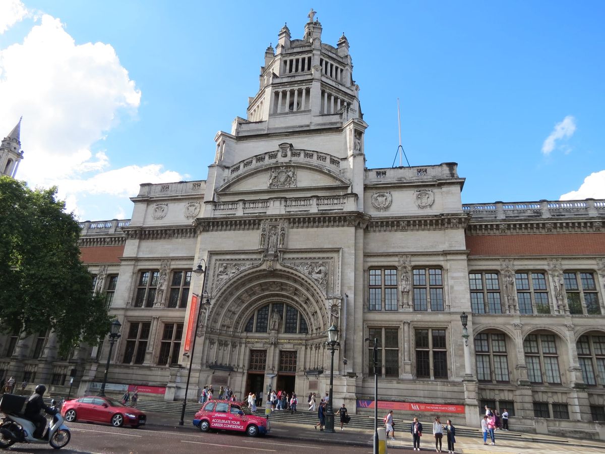 The head of the academic department at the V&A has accused the museum of racism.