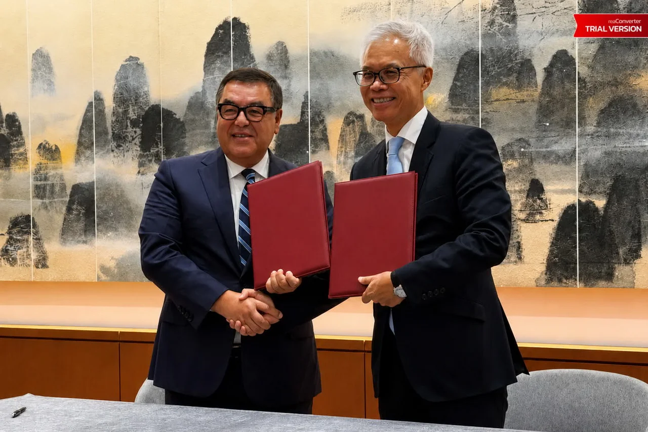 The Center for Islamic Civilization and the Hong Kong Palace Museum have signed a cooperation agreement.