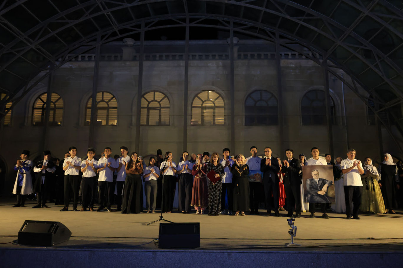 Uzbek and Azerbaijani artists performed at a friendship concert in Ganja.