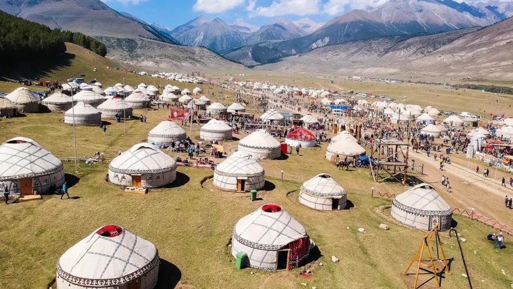 Кыргызстан организует бесплатный трансфер до этногородка «Кырчын»