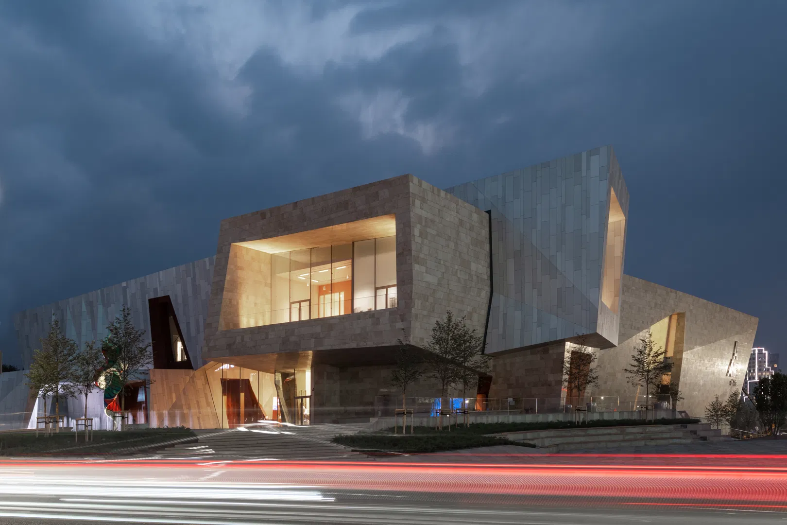 Новые герои и формы тела: выставка «Мүсіндер» в Almaty Museum of Arts