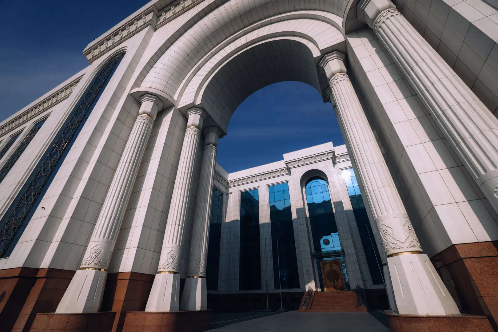 Тихо, удобно, (почти) бесплатно. 8 ташкентских библиотек для учебы и работы