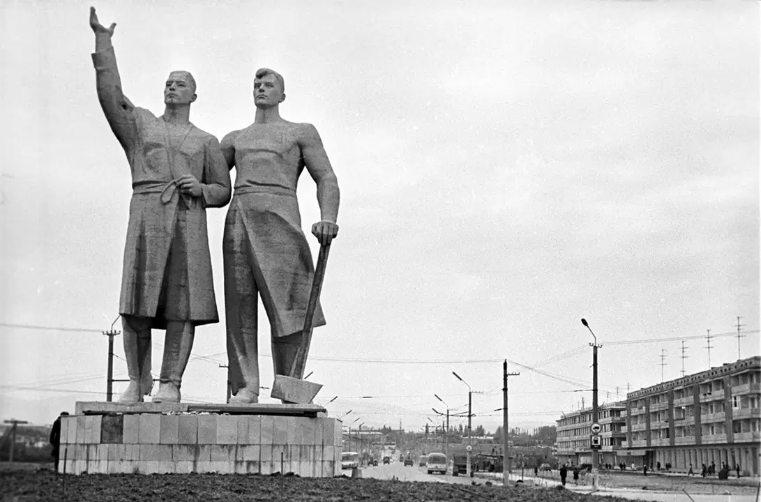 Uzbekistan celebrates the Day of Friendship of Peoples. We analyze this ideologeme with researcher Anastasia Serikova.