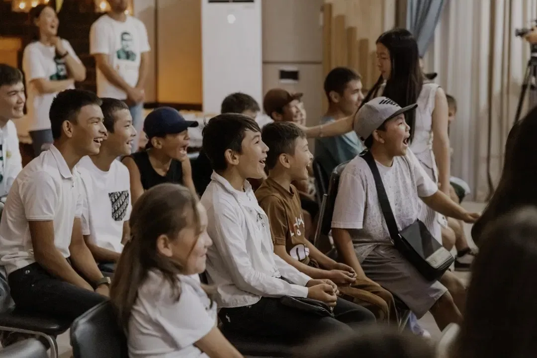 Teach for Uzbekistan: yozgi lager haqiqiy maktabning repetitsiyasi