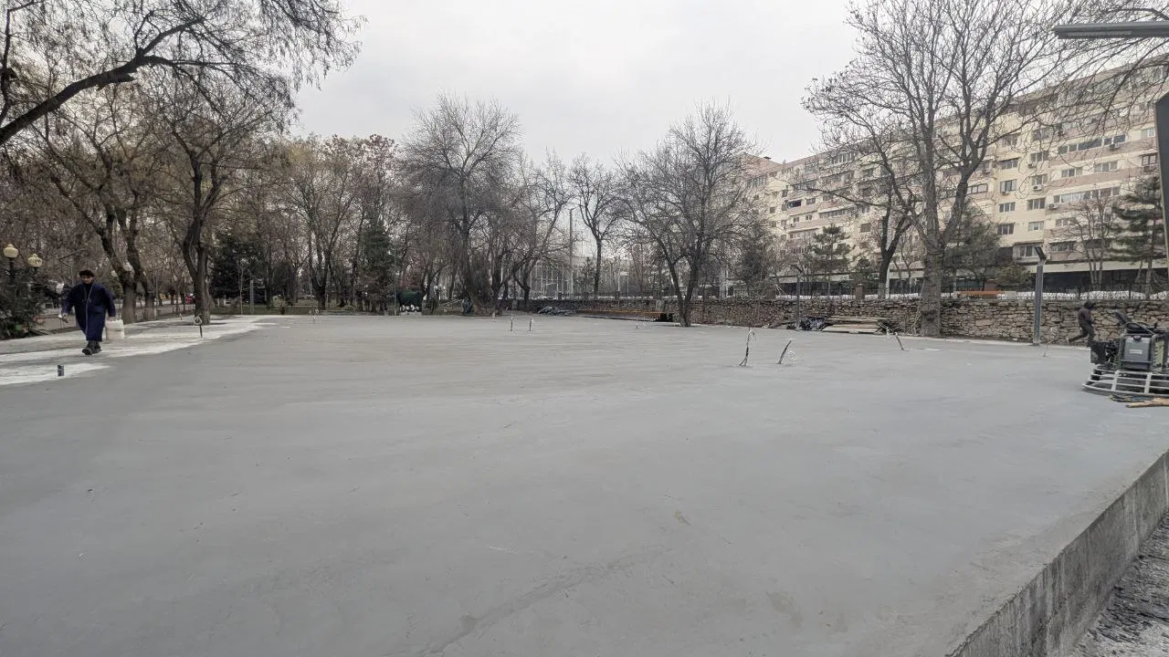 "Moviy gumbazlar"dagi skeytpark beton bilan quyildi