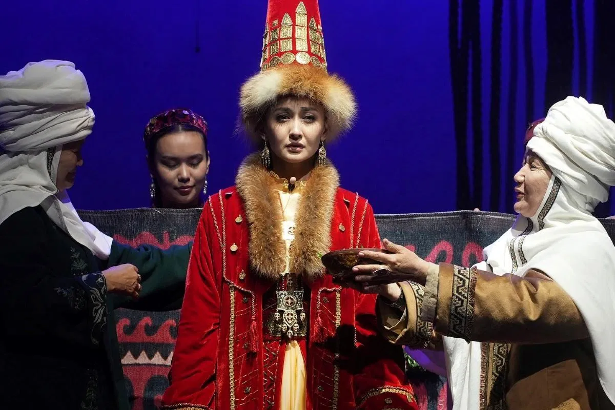 Play Based on Famous Auezov Work Opens Theatre Season in Astana