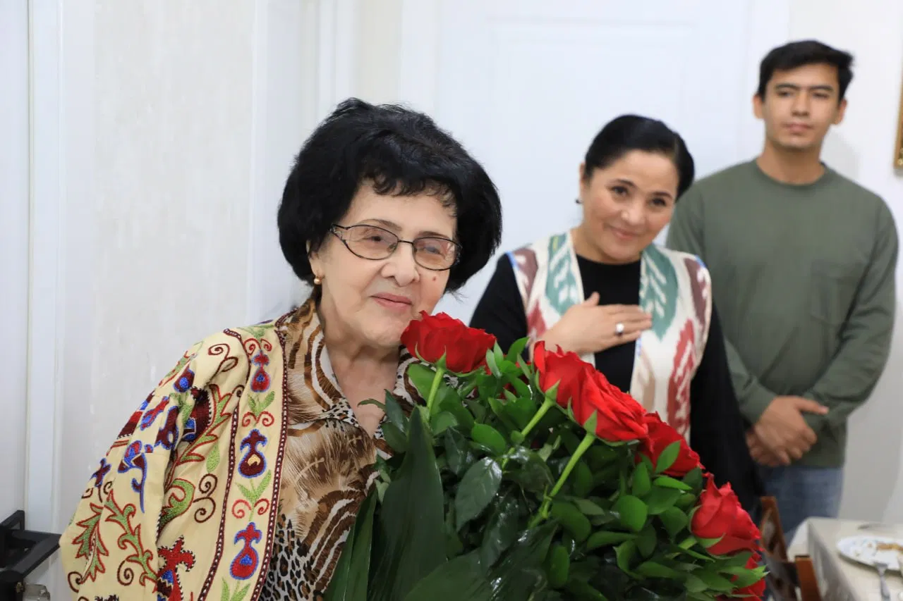 Uzbekistan’s People’s Artist Gulchekhra Dzhamilova has been awarded the breast badge ‘Madaniyat va san’at fidokori’ (‘For Devotion to Culture and Art’)