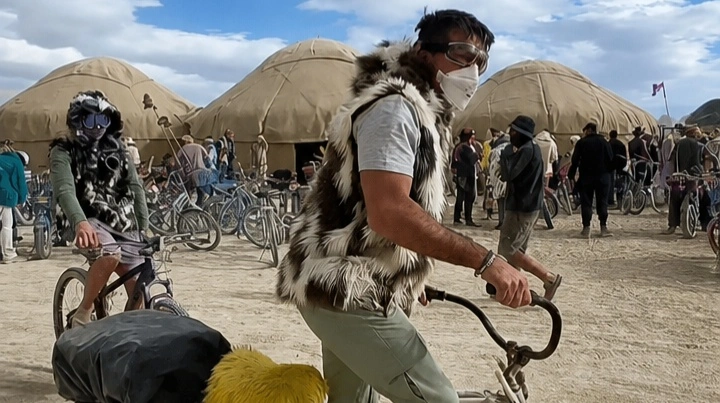 Kazakh Beshbarmak Prepared for 5,000 Guests in Nevada Desert