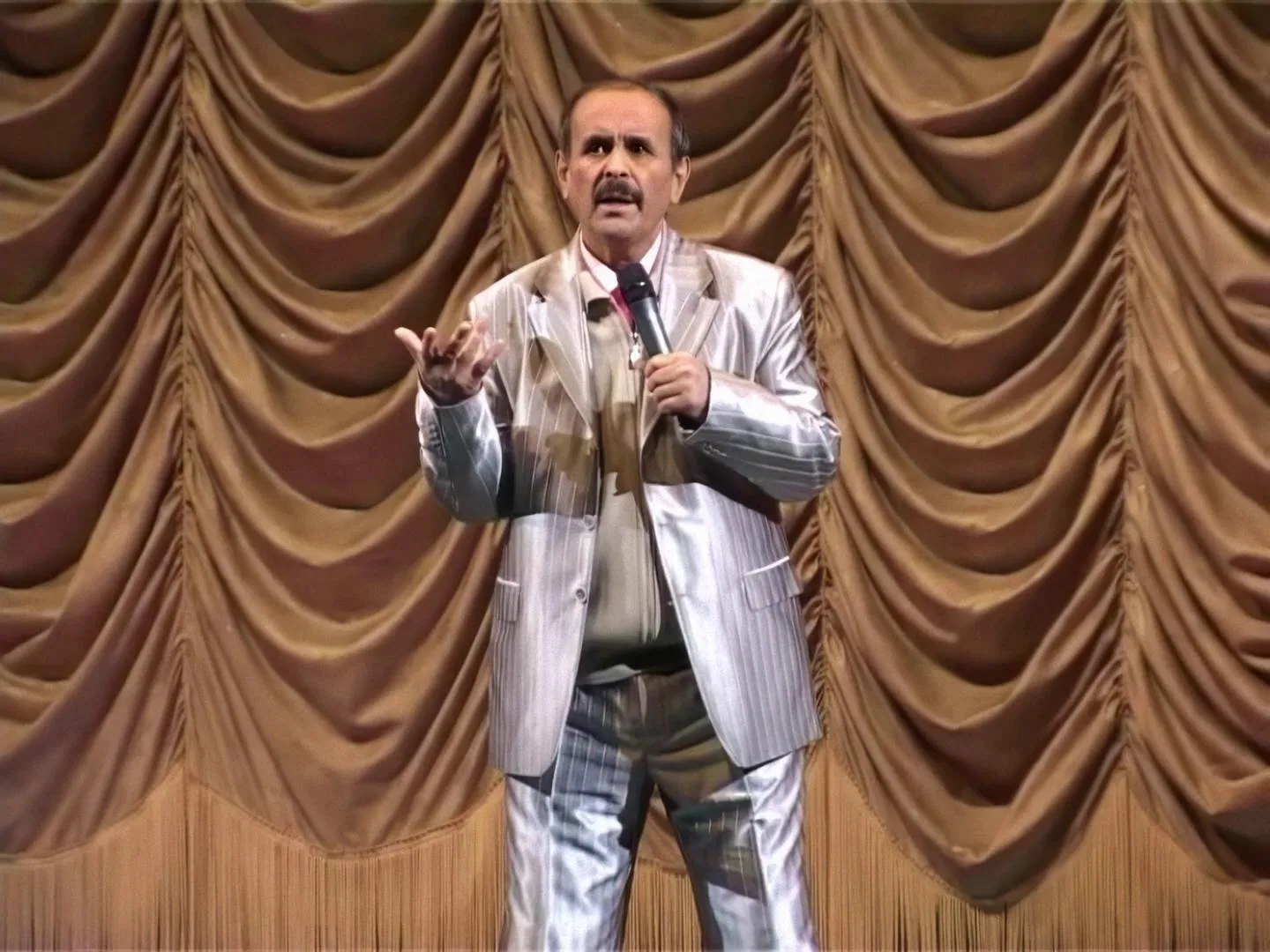 From Askiya to Stand-up: Uzbek Stage Humour Through the Ages