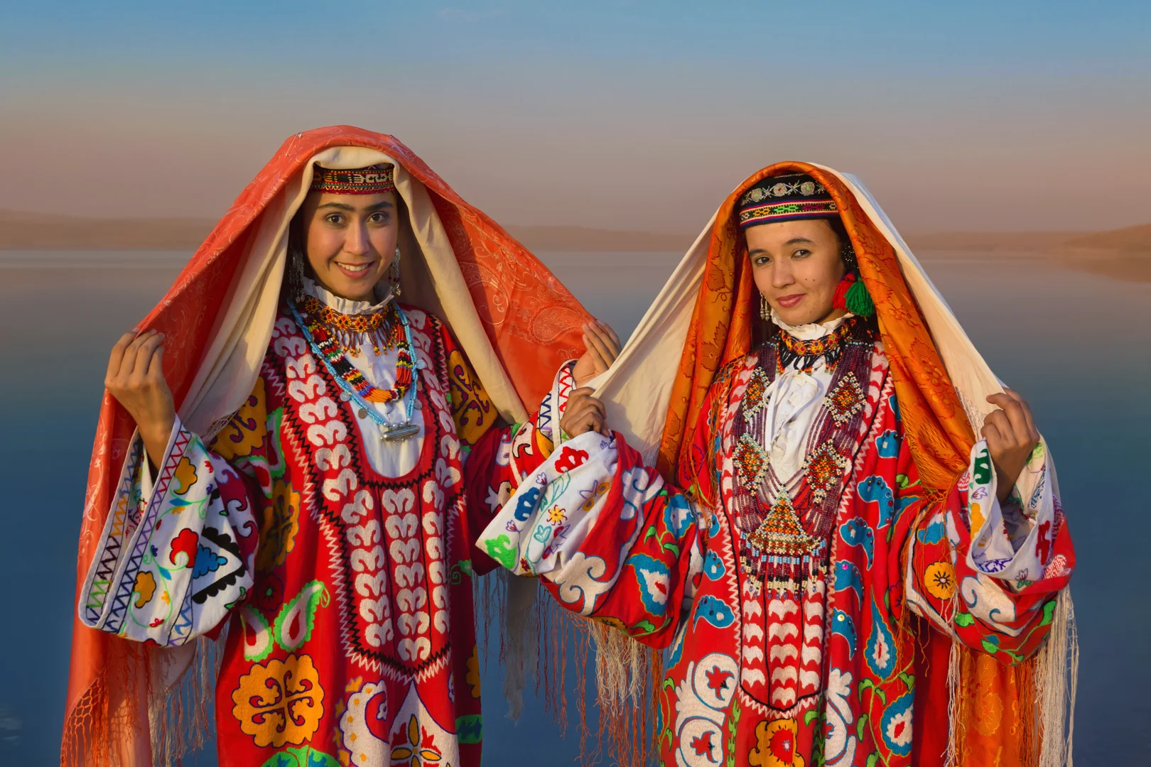 Яркие краски Сурхандарьи: женская одежда и украшения Байсуна