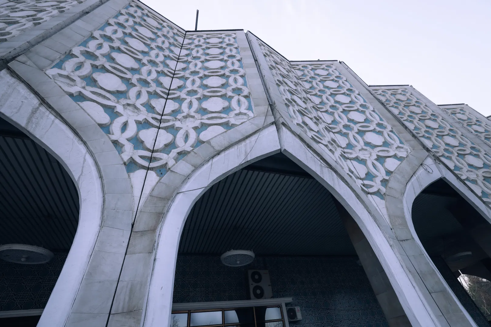 Админресурс, инновации, любовь: как появился и во что превратился Центральный выставочный зал