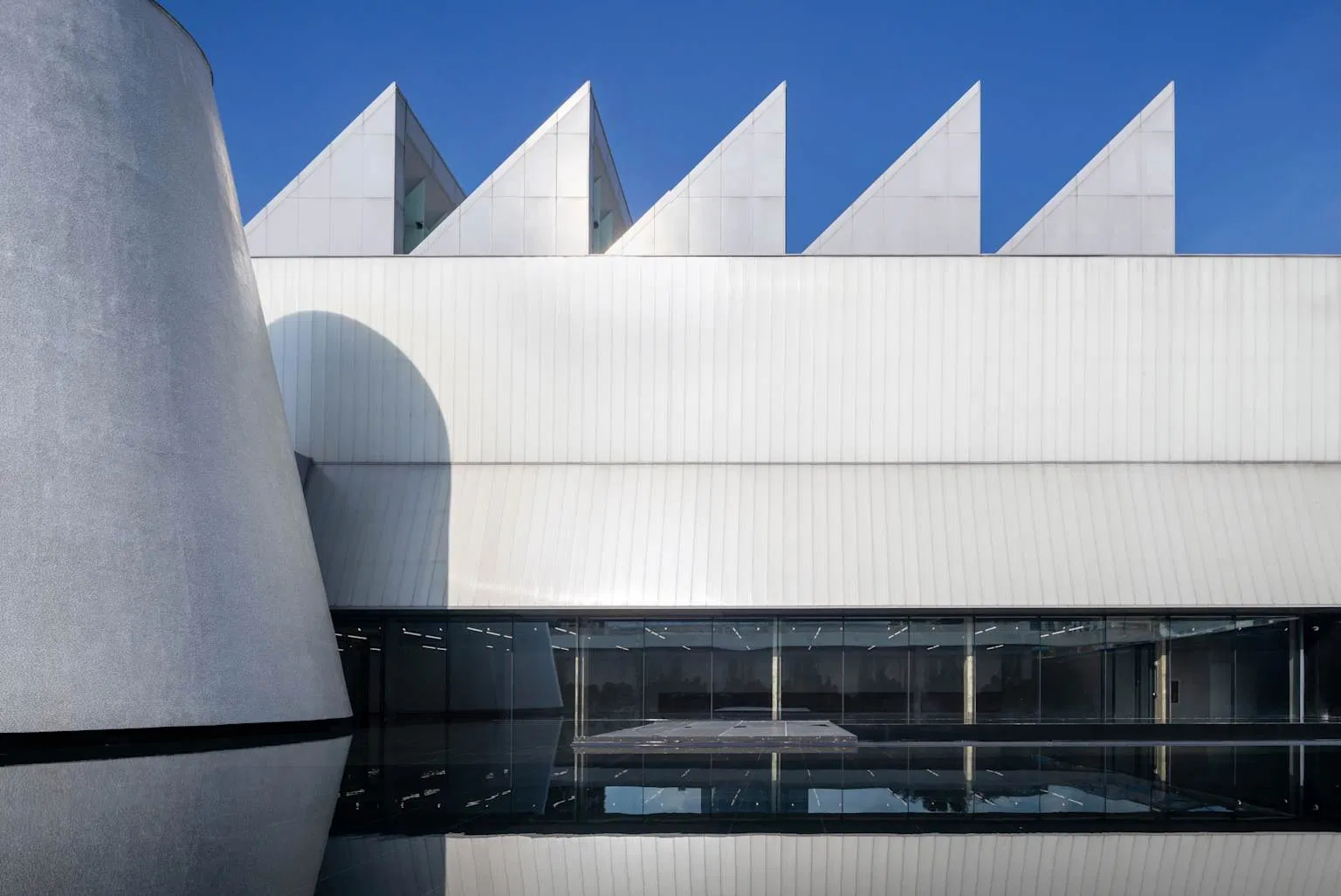 Dib Bangkok - Bangkogda birinchi yirik zamonaviy san'at muzeyi ochildi