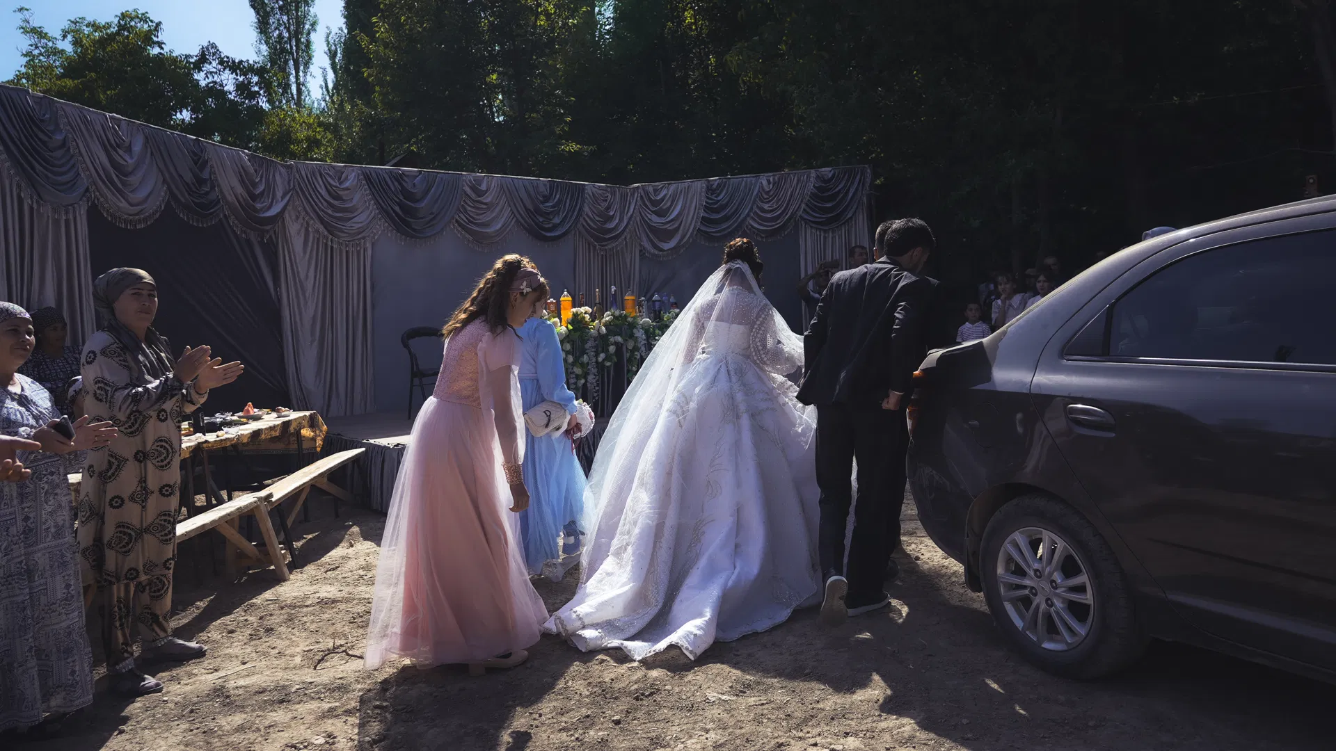 How the Economy of an Uzbek Toy Works and Why Weddings Are Becoming More Modest