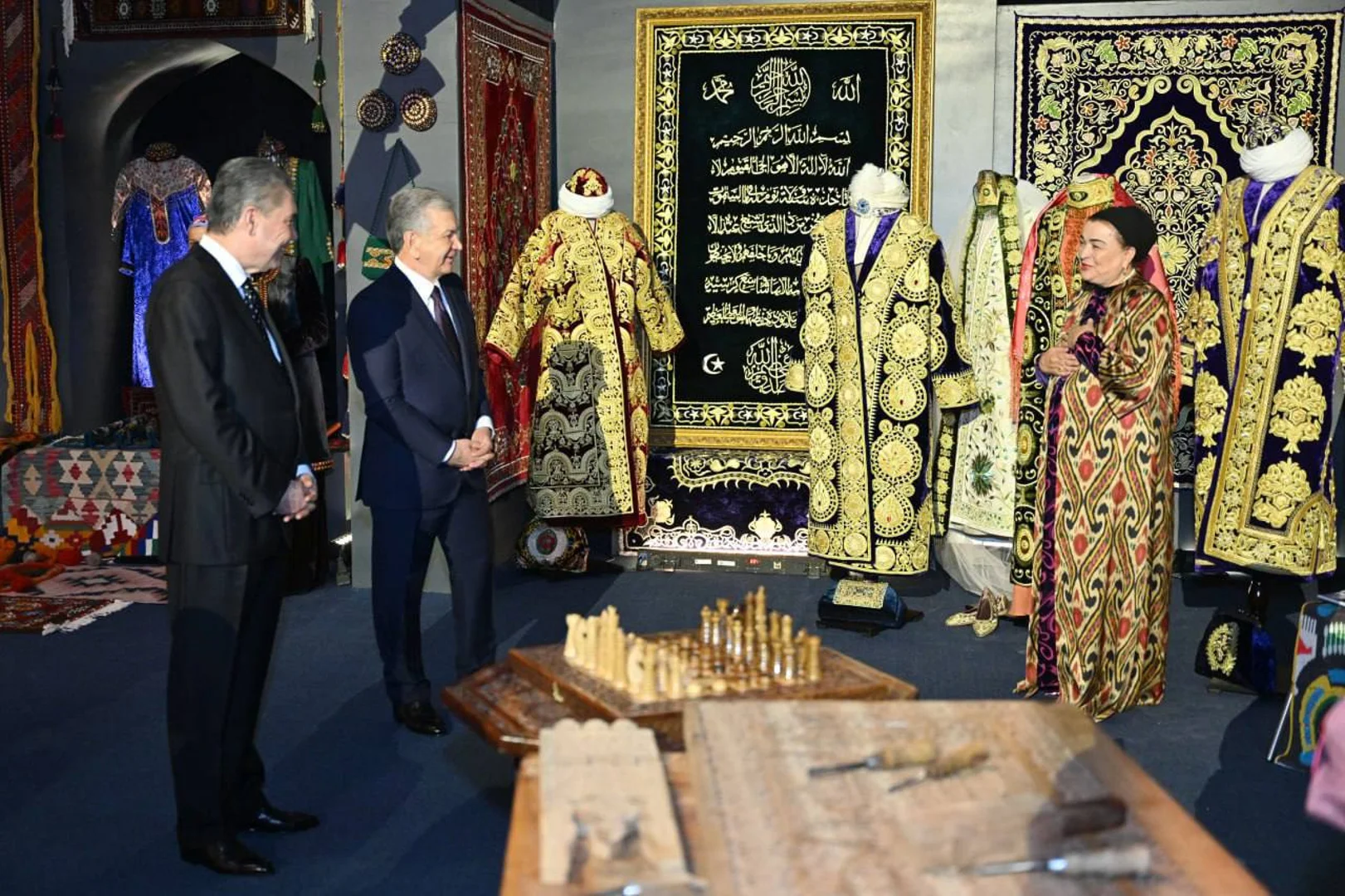 Mirziyoyev and Berdimuhamedov visited the "Mirages of Time" exhibition in Samarkand.
