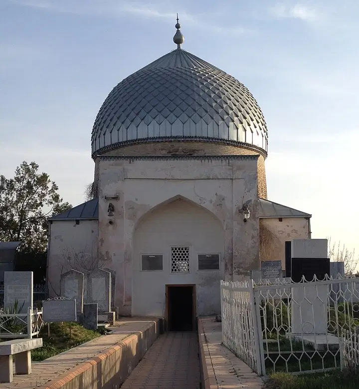 Xoja Alamdardor maqbarasi