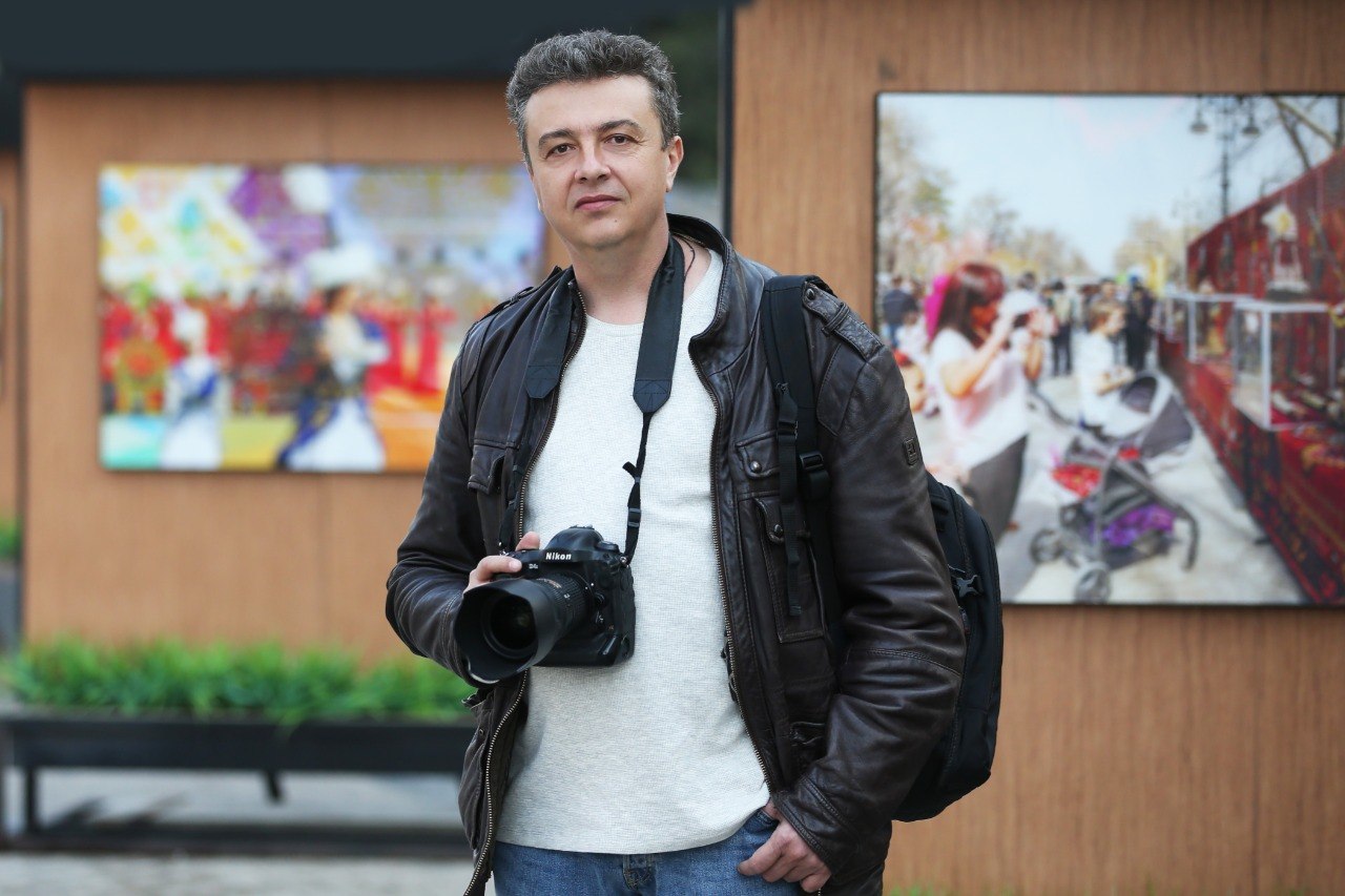Максим Золотухин, фотограф. Лауреат премии Союза журналистов Казахстана, лауреат международных конкурсов. В разные годы работал фотокорреспондентом в газетах «Огни Алатау», «Караван», «Столичная жизнь», «Известия-Казахстан», «Комсомольская правда в Казахстане», «Вечерний Алматы», сотрудничал с журналами «Огонёк», «Континент» и многими другими.