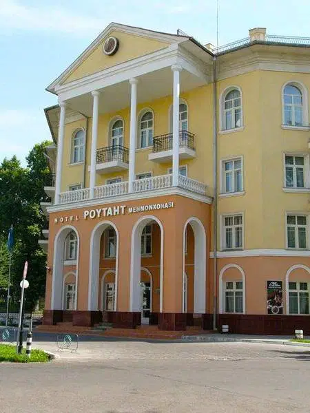 Гостиница «Пойтахт», ранее — дом специалистов