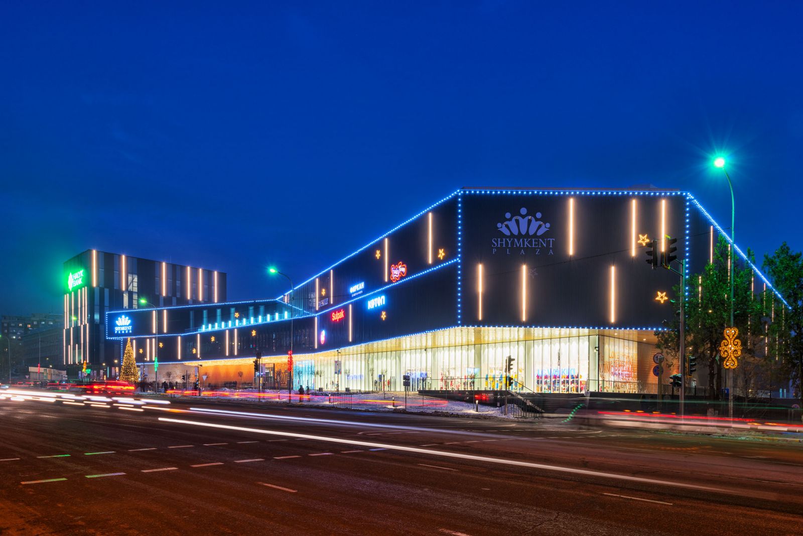 Shymkent Plaza, Шымкент. Торгово-развлекательный центр получил экологическую оценку OMIR уровня Gold.