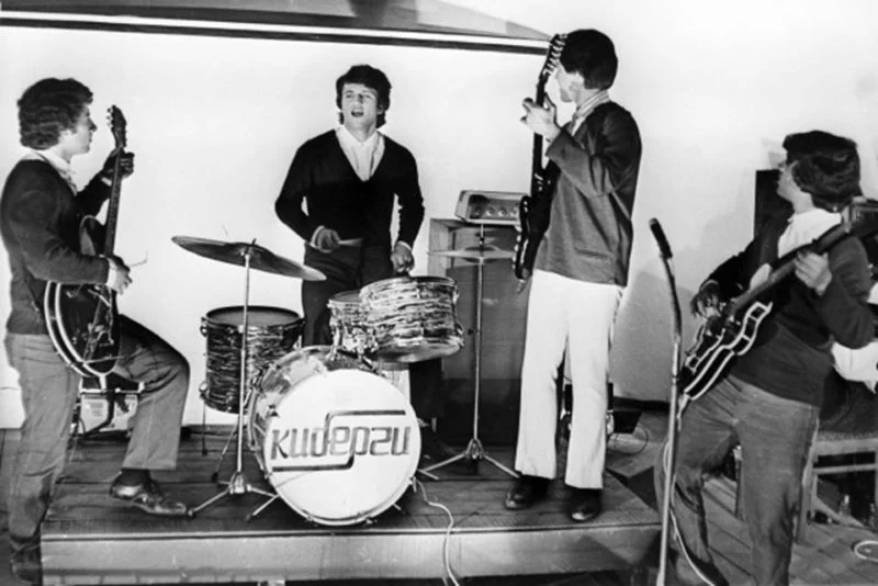 Photo from the filming of the feature film "The Lovers," directed by E. Ishmukhamedov.